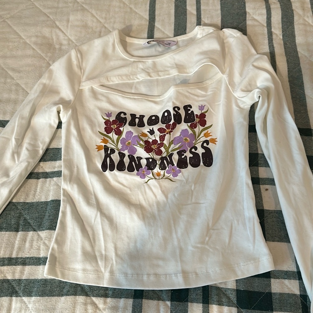 Cute white long sleeve. “Choose kindness”